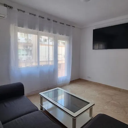Calle Arquitecto Vidal 公寓